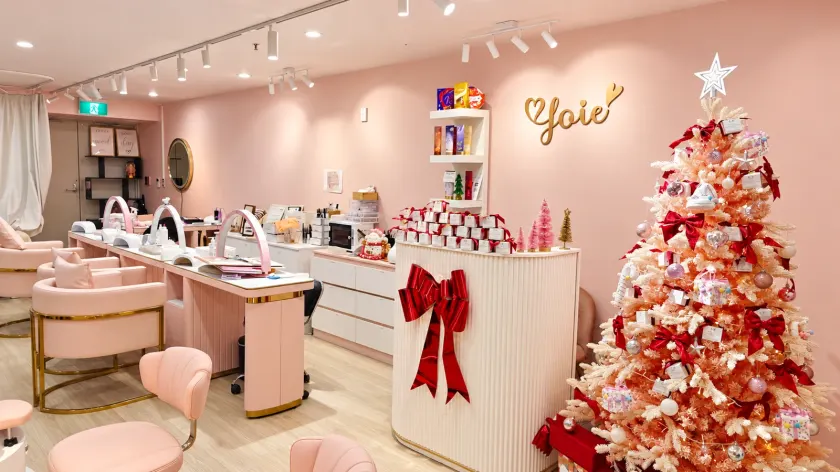 Joie Nails & Beauty reception decorated for the festive season